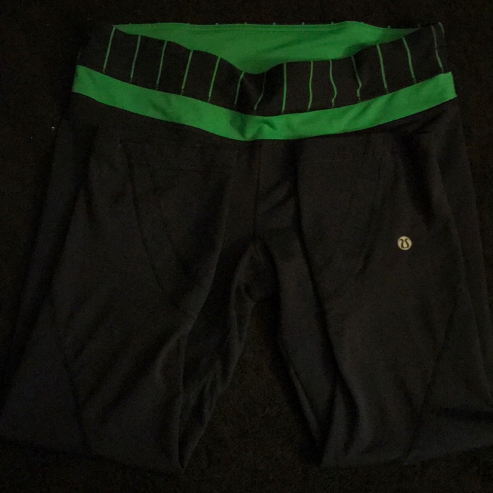 Lululemon capris navy blue/green workout pants